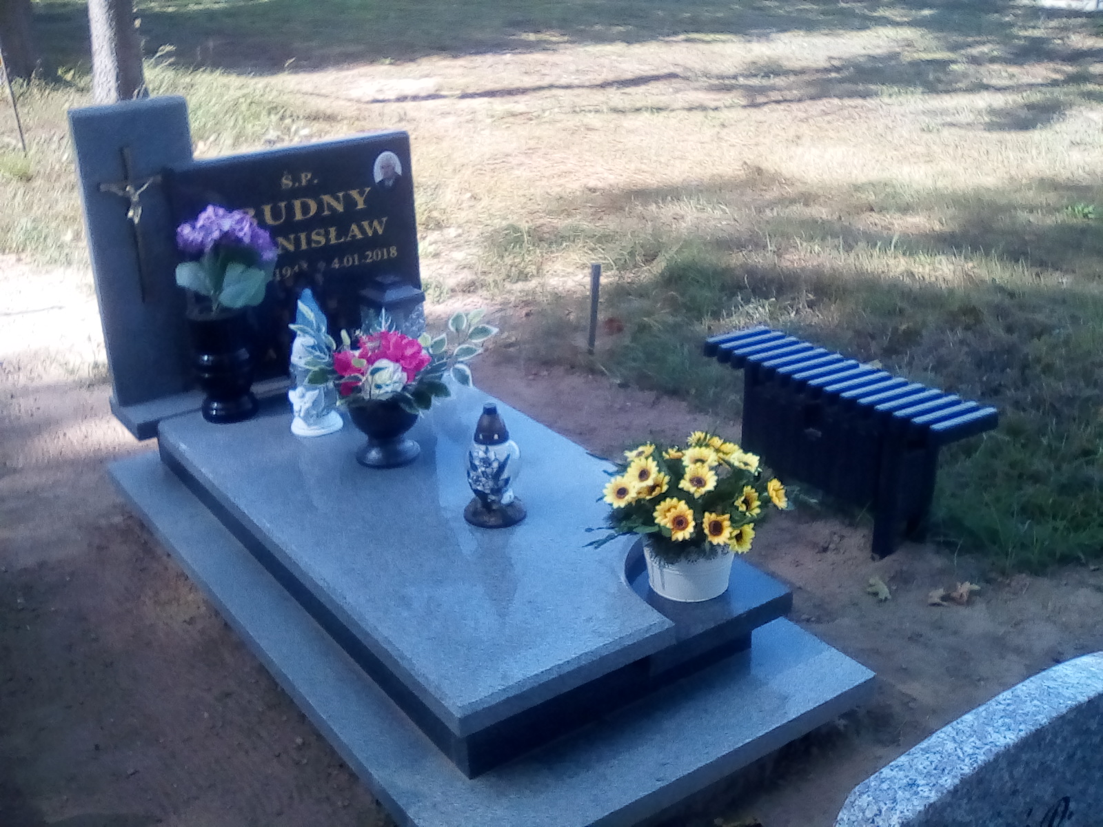 Grób Piotr Budny